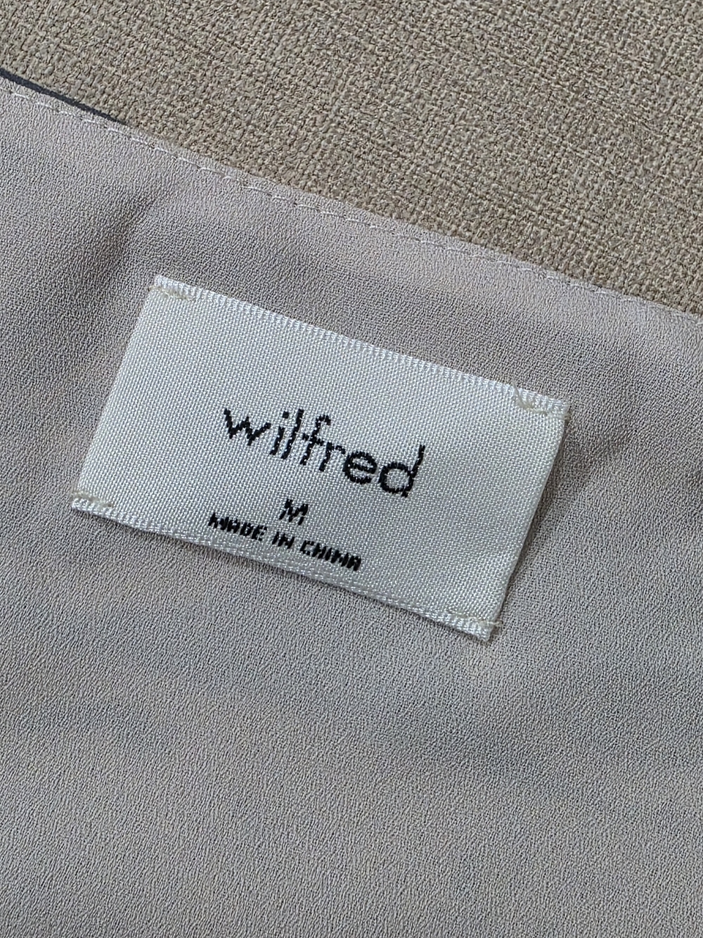 NWOT Aritzia Wilfred Wistful Blouse - Wheat/Basalt Grey Size M - Picture 6 of 9